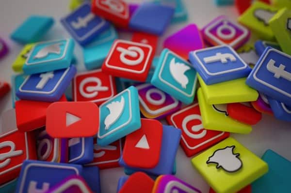 Gestão de mídias sociais Social media Fonte: Freepik.