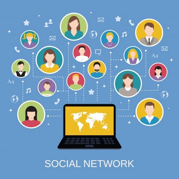 7 tipos de postagem em mídia social para melhorar o envolvimento do público Mídia social Fonte: Freepik.
