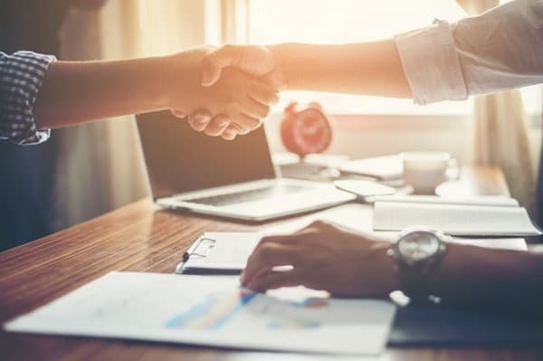 Por que redatores e designers gráficos devem trabalhar juntos Equipes. Fonte: Freepik