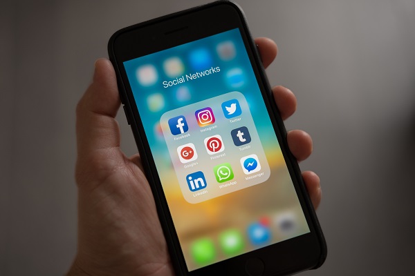 as redes sociais estão entre os aplicativos mais usados no Brasil as redes sociais estão entre os aplicativos mais usados no Brasil. Fonte: Pexels