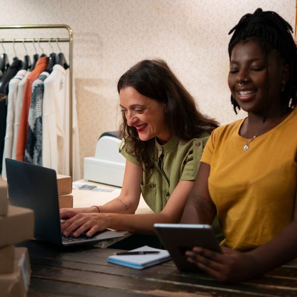 Estratégias de E-commerce para Pequenas Empresas Estratégias de E-commerce para Pequenas Empresas
